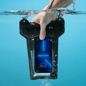 RunOff Waterproof Touchscreen Friendly Phone Pouch 💦